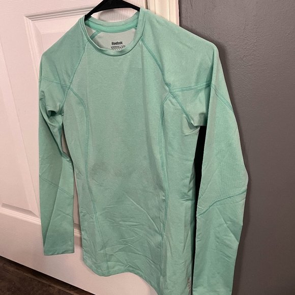 Reebok Tops - Reebok Long Sleeve running top size small